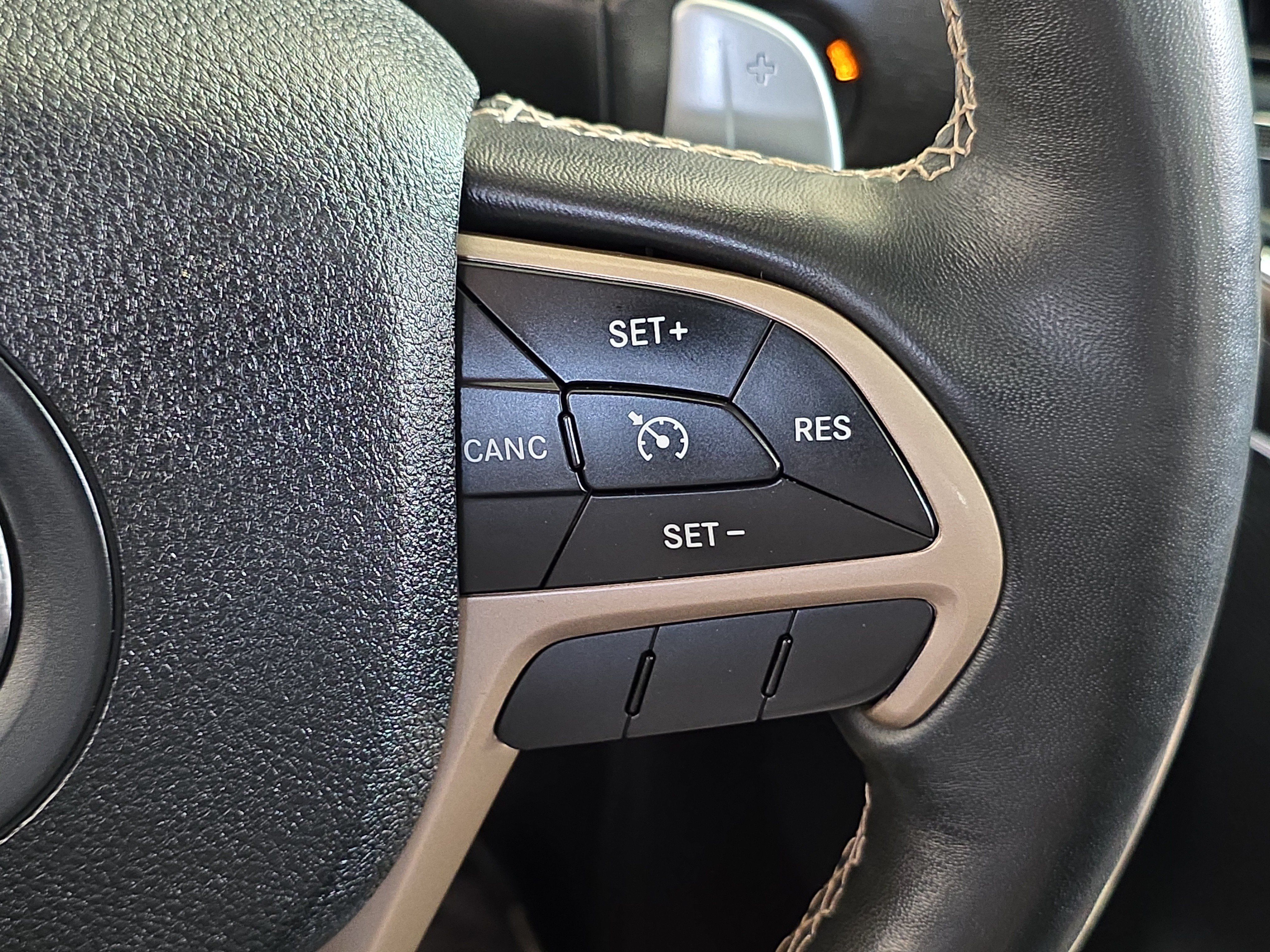 Used 2017 Jeep Grand Cherokee Limited AWD/4WD image 14