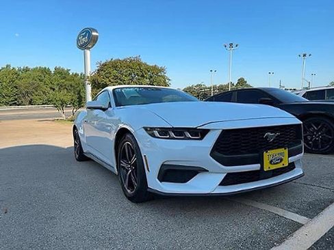 Used 2024 Ford Mustang Premium image 2