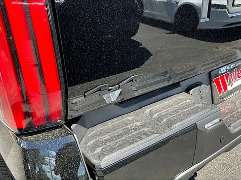 New 2026 Toyota Tundra Platinum AWD/4WD image 14