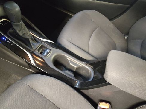 Used 2021 Toyota Corolla LE image 26