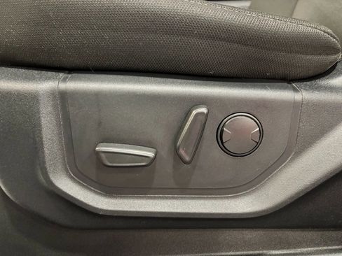 Used 2019 Ford F150 XLT w/ Equipment Group 302A Luxury image 10