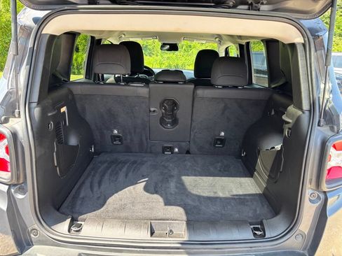 Used 2022 Jeep Renegade Latitude w/ Convenience Group AWD/4WD image 31