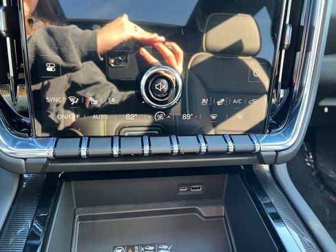 New 2026 GMC Yukon XL Elevation w/ Elevation Premium Package image 15