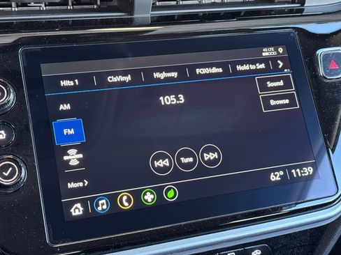 Used 2023 Chevrolet Bolt EUV LT w/ Comfort Package image 24