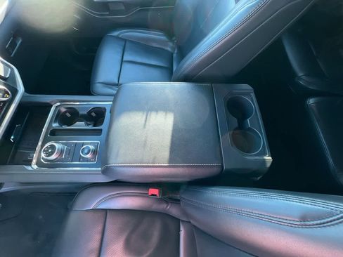 Used 2024 Ford Expedition Max XLT image 21