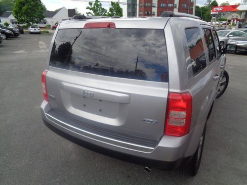 Used 2016 Jeep Patriot High Altitude AWD/4WD image 24