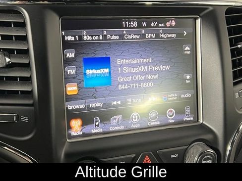 Used 2017 Jeep Grand Cherokee Altitude image 30