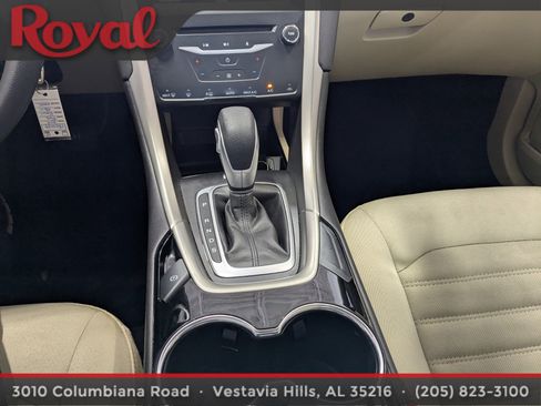 Used 2014 Ford Fusion SE image 20