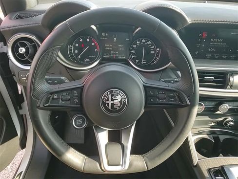 Used 2022 Alfa Romeo Stelvio Ti image 13