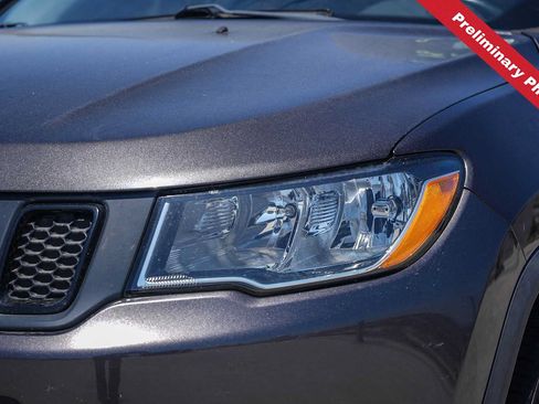 Used 2019 Jeep Compass Latitude FWD image 3