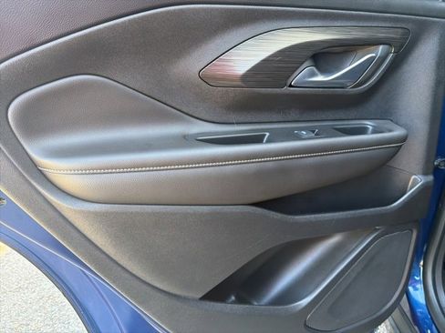 Used 2022 GMC Terrain SLT w/ LPO, Floor Liner Package image 9