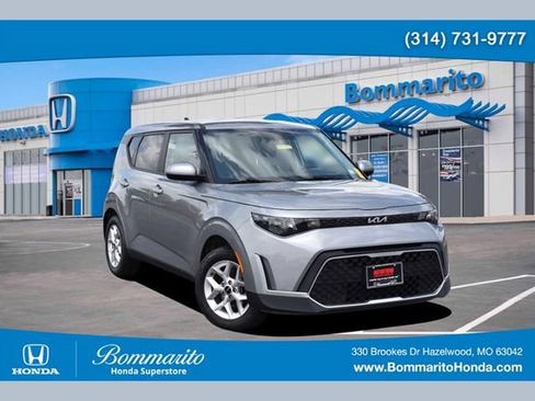 Used 2024 Kia Soul LX w/ Option Group 015 FWD image 1