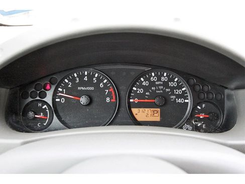 Used 2021 Nissan Frontier SV image 10