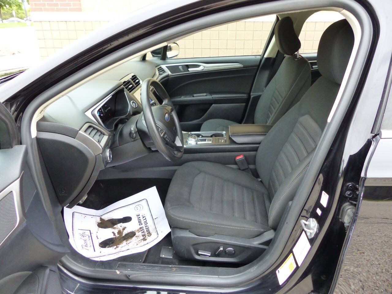 Used 2020 Ford Fusion SE FWD image 34