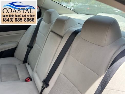 Used 2025 Nissan Altima 2.5 SV FWD image 15