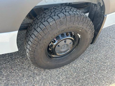 Used 2024 Mercedes-Benz Sprinter 144 Cargo image 9