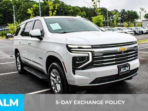 Used 2025 Chevrolet Tahoe LT AWD/4WD image 3