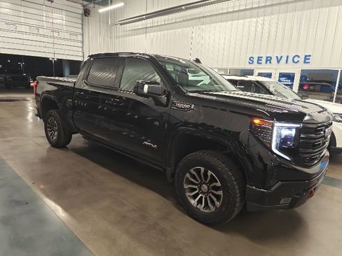 Used 2023 GMC Sierra 1500 AT4 w/ Technology Package image 1