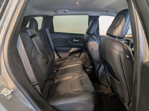 Used 2021 Jeep Cherokee Latitude Lux image 28