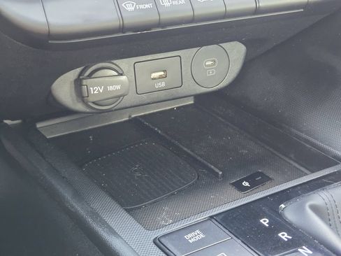 Used 2025 Hyundai Elantra Sport FWD image 18