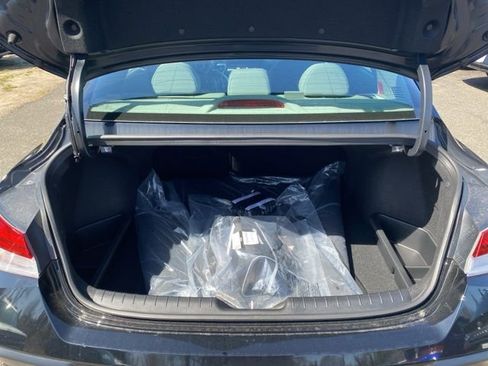 Certified 2025 Hyundai Elantra SEL image 14