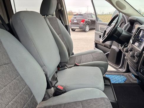 Used 2019 RAM 1500 Classic SLT w/ Luxury Group image 31