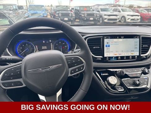 New 2026 Chrysler Pacifica Select image 11