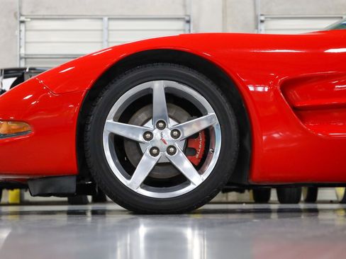 Used 1999 Chevrolet Corvette Coupe w/ Roof Pkg image 20