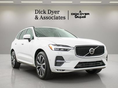Used 2022 Volvo XC60 B5 Momentum w/ Advanced Package