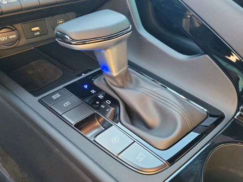 Used 2025 Hyundai Elantra SEL image 30