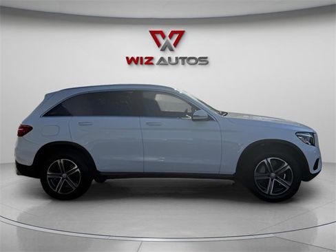 Used 2017 Mercedes-Benz GLC 300 4MATIC image 4