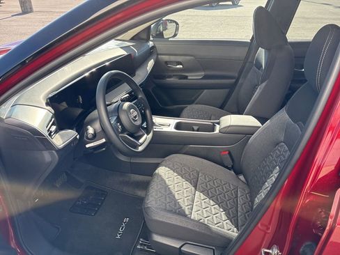 New 2025 Nissan Kicks SV FWD image 15
