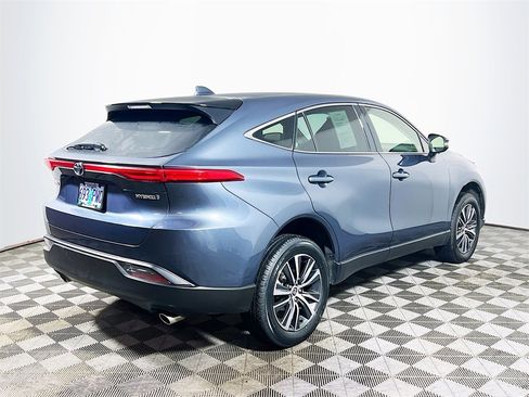 Certified 2022 Toyota Venza LE image 8