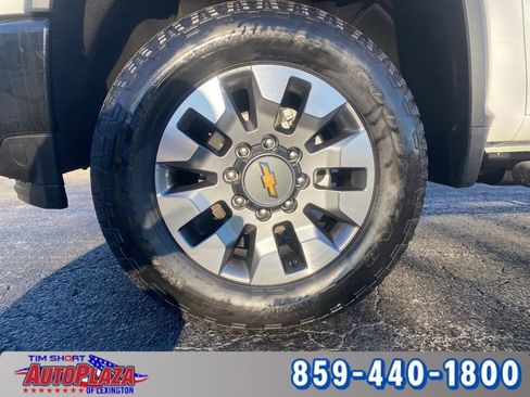 Used 2022 Chevrolet Silverado 2500 Custom w/ Custom Value Package image 21