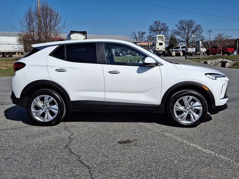 Certified 2024 Buick Encore GX Preferred w/ Comfort Package image 7