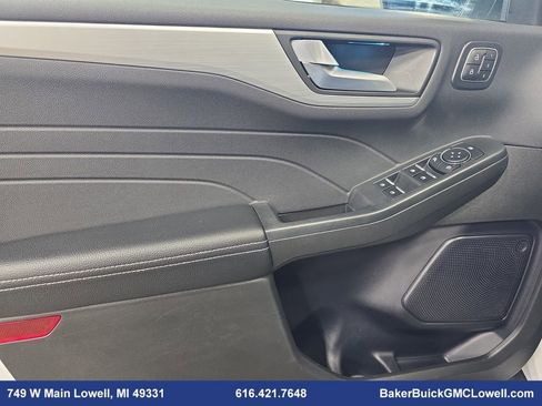 Used 2024 Ford Escape Platinum image 28