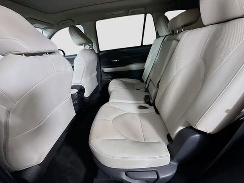 Certified 2024 Toyota Grand Highlander Limited AWD/4WD image 24