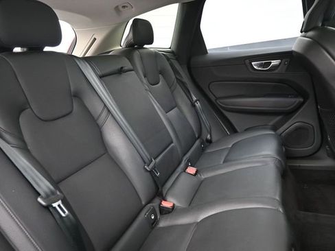 Used 2023 Volvo XC60 B5 Plus AWD/4WD image 33