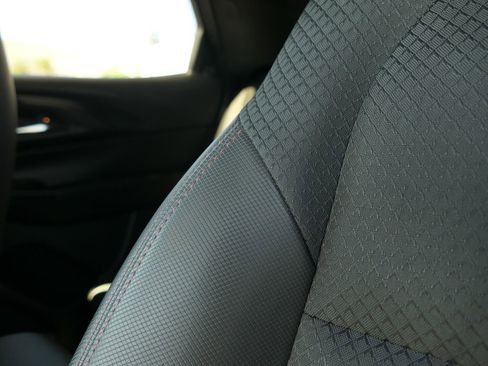 Used 2023 Chevrolet TrailBlazer RS w/ Convenience Package image 11