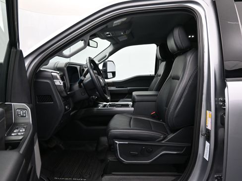 Used 2024 Ford F350 Lariat w/ Black Appearance Package image 8