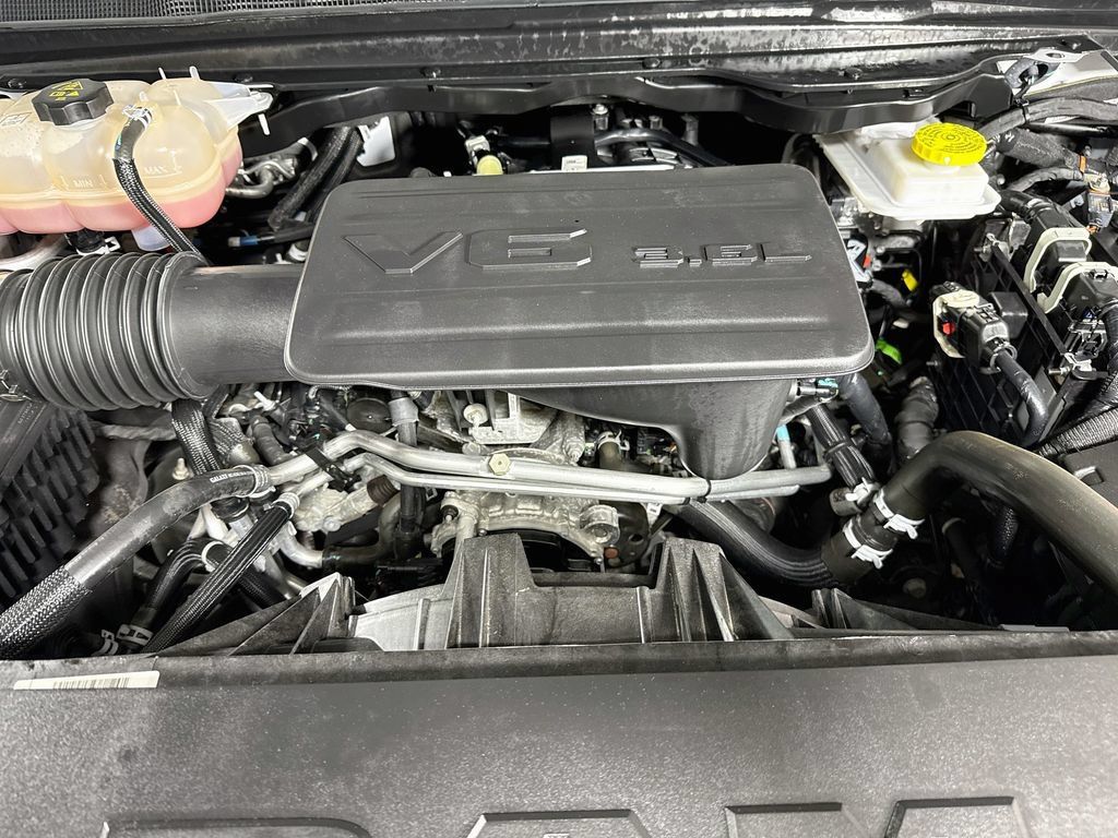 Used 2025 RAM 1500 Big Horn AWD/4WD image 32