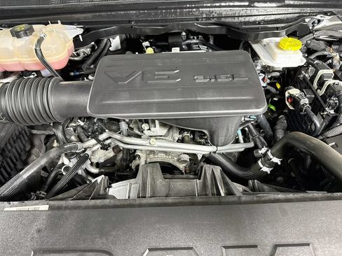 Used 2025 RAM 1500 Big Horn AWD/4WD image 32