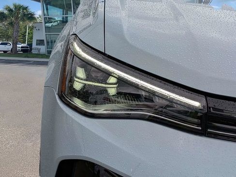 New 2026 Volkswagen Taos SE FWD image 10