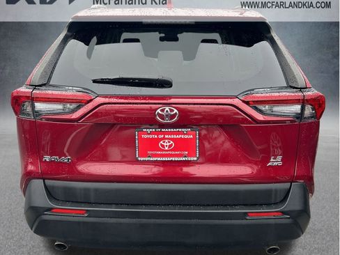Used 2021 Toyota RAV4 LE image 8