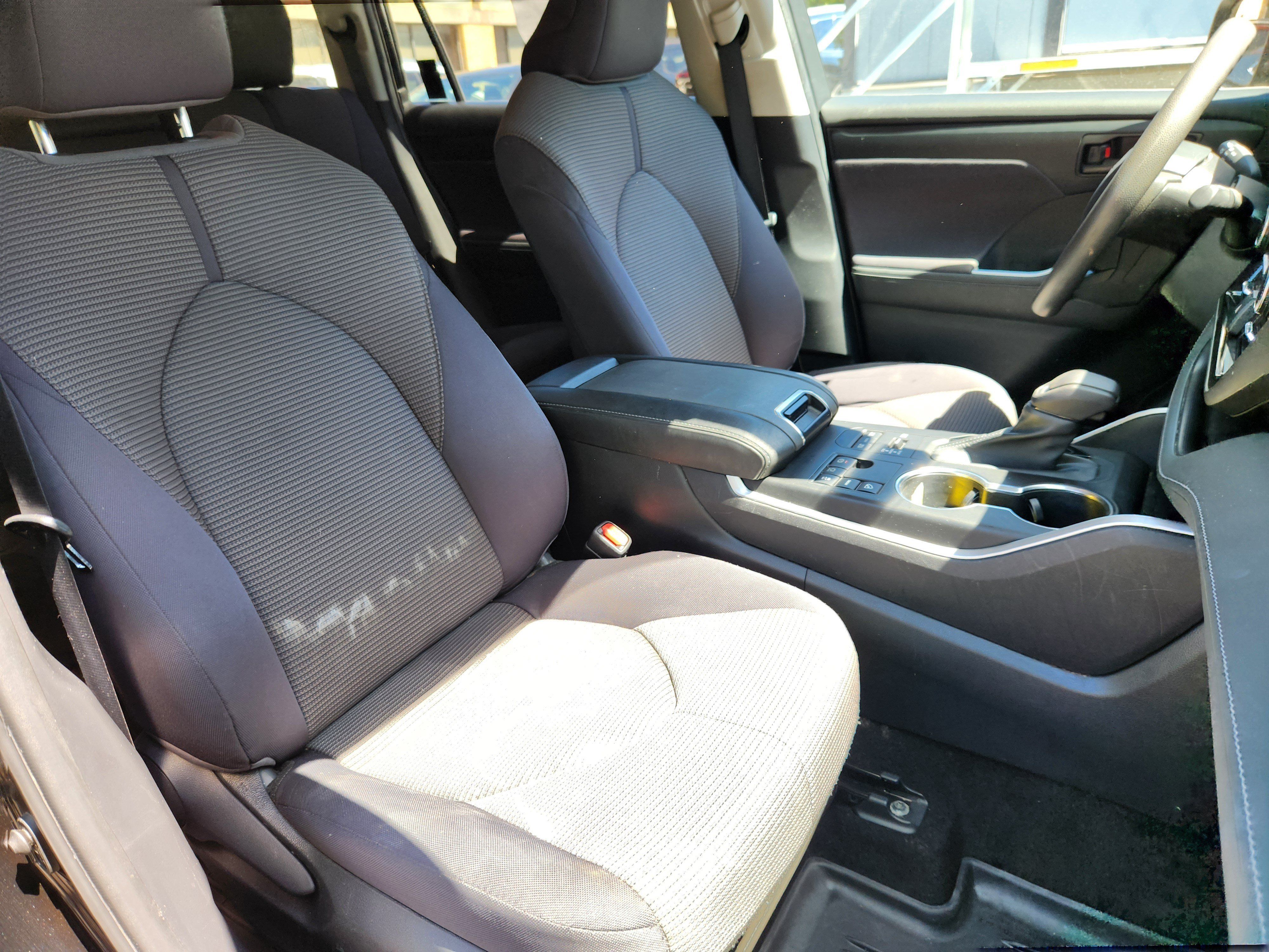 Used 2023 Toyota Highlander L AWD/4WD image 14