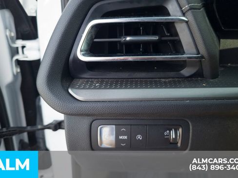 Used 2025 Chevrolet Traverse LT w/ Driver Confidence Package FWD image 14