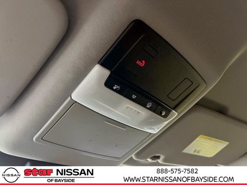 Used 2024 Nissan Rogue SV image 33