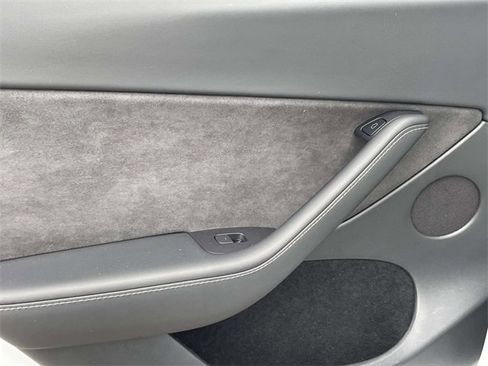 Used 2023 Tesla Model Y Long Range image 12