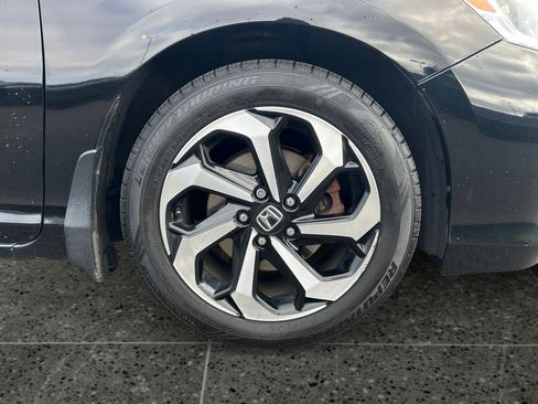 Used 2017 Honda Accord EX-L image 9
