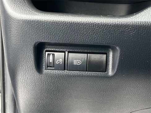 Used 2020 Toyota RAV4 LE image 29